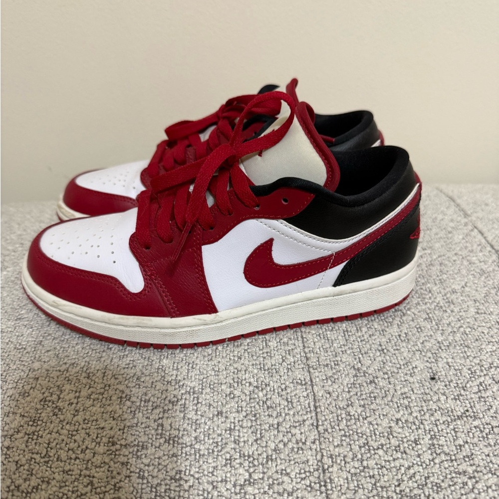 Nike Air Jordan 1 Low - White, Red, Black